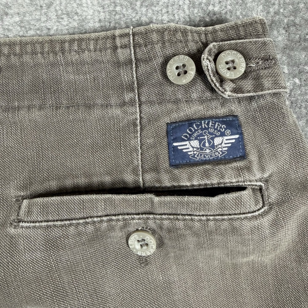 Vintage Levi's Dockers Shorts Men's 36 Brown Double Pleated USA Made - Picture 3 of 10